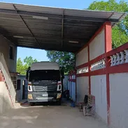 *132🏡_Venta de Casona en el Cotorro [ son dos en una ] con un garaje súper grande,en el cuál caben 3 camiones. Ojo es u - Img 57018984