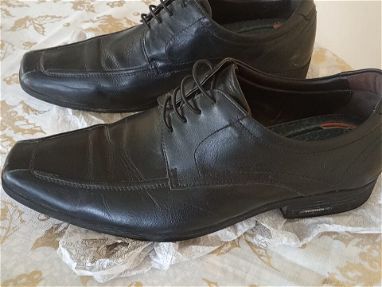 Vendo zapatos negros para hombre ideales para trabajar - Img 68933300