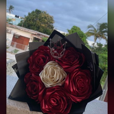 Ramos de rosas de eternas ideales para ocasiones especiales - 4/7