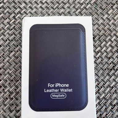 Apple MagSafe Leather Wallet - 2/2