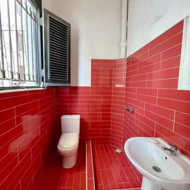 Inversión Inteligente en el Centro Histórico! Gran Apartamento de 3 Cuartos, Recién Reparado !!! - 4/5