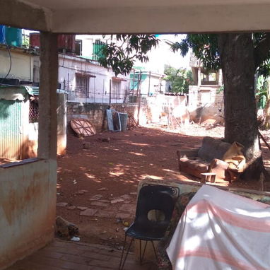 Vendo casa independiente colonial de construcción capitalista en playa (Ampliación de Almendares)en prefecto estado Cons - 3/3