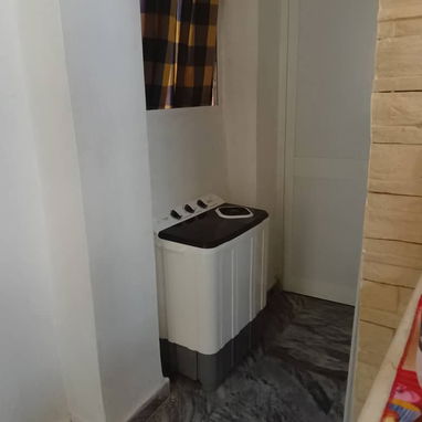 Renta a 2 cuadras de Amejeiras en San Lazaro - Img 124656922