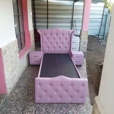 Excelente oferta de camas tapizado capitoneadas con maxima calidad y garantía... - 8/10