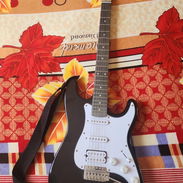 Vendo guitarra eléctrica casi nueva - Img 55467309