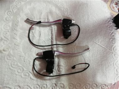 Se venden manillas nuevas de freno de bandas con sensor de stop (2000 c/u) - Img main-image