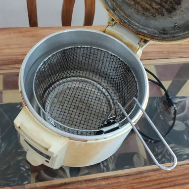 Freidora de aceite de 2.2L - 3/5