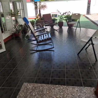Espectacular mansión en Miramar todo nuevo, garaje para 2 autos y espacio para otros. 400 metros cuadrados. Ofertaaa!!! - Img 119553932