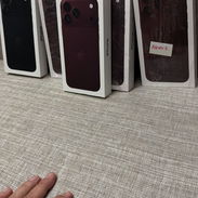 IPHONE 18 PRO MAX SELLADOS EN CAJA SIM FÍSICA 256GB COLOR ROJO FUNDA REGALO - Img 58142883