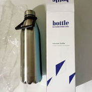 Termo, botella, pomo de metal, ideal para mantener temperatura de líquidos por largo tiempo... - Img 57919766