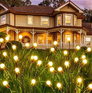 Paquete de 4 luces solares de Navidad en total de 32 LED, luces solares de jardín al aire libre, luces solares de luciér - Img 45926128