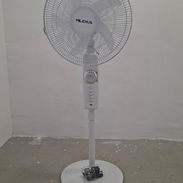 Ventilador recargable de pedestal - Img 55914207