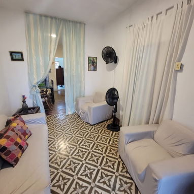 Casa puerta calle en marianao de 4/4 avenida 51 y 90 cerca del Ménendez  ,es gas de la calle - 8/10