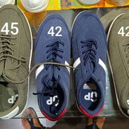 Zapatos de hombre y mujer nuevo tallas grandes - Img 54246975