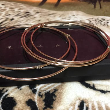 PULSOS GORDOS, ARETES, AROS DE CUELLO, ESCLAVAS Y MUCHO MÁS - Img 123935863
