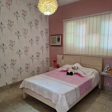 Casa alto de biplanta en Nuevo Vedado a una cuadra de 26 - Img 121451867