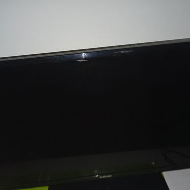 Vendo televisor Samsung de 42 pgd para piezas, tiene la pantalla mala - Img 127994515
