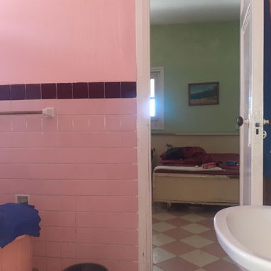 Vendo apartamento super claro,amplio y privado - Img 124967080