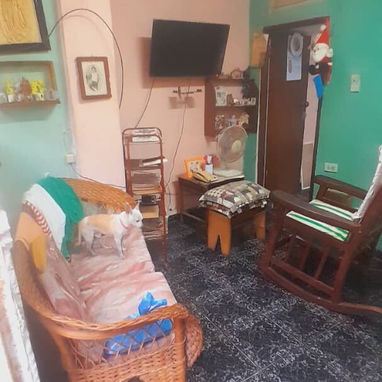 🏛*111-Apto en venta en el Vedado [ en Interior ]*  ⚠️*OJOOOO* *NUNCA SE VA LA LUZ*⚠️  😎*Consta de 2/4,sala,comedor,coc - Img 122990314