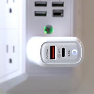 Cargador Rápido Tipo C 20W PD3.0 + QC3.0 con Doble Puerto USB y Luz LED 15$ - Img 55294193