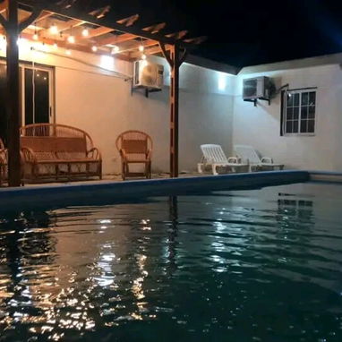 📣📣 RESIDENCIA DE 365 M2 CON PISCINA 3 HABITACIONES + UN APARTAMENTO INDEPENDIENTE. A UNOS METROS DEL MAR  180 mil usd - 9/10