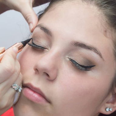 Maquillaje y peinado profesional para eventos - Img 125512162