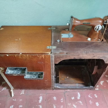 Máquina de coser de uso - Img 120551964