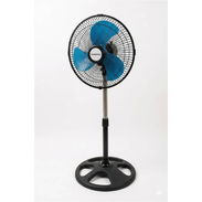 Ventilador de pedestal tipo ciclón de 10 pulgadas 30 USD - Img 55736276
