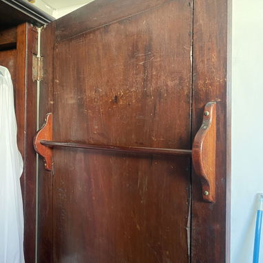 Vendo escaparate de caoba. Contactar con Isabela al 58264306. Más información por WhatsApp. - 5/5
