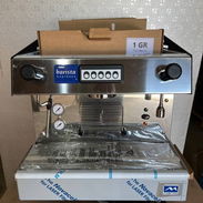 Cafetera eléctrica industrial automática de una manga con suavizador incluido nueva en caja,3400 usd 58080802 - Img 56641206