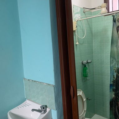 Casa independiente con garaje y negocio. Calle B en Lawton. 3/4, 2 baños. Tel. 52703482 - Img 104444851