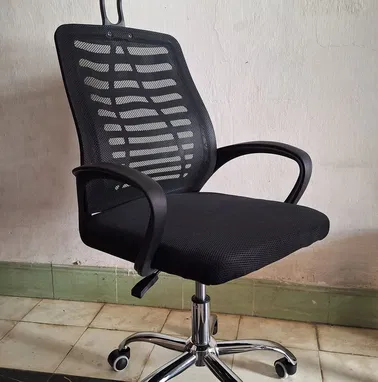 Sillas ejecutivas giratoria con reposacabezas para oficina y escritorio [NUEVA EN CAJA] Precio:💲85usd - Img 97748404