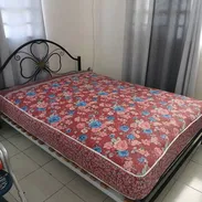 Cama con colchón como nuevo. - Img 55090498