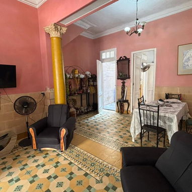 🏢 CASA EN VENTA – VEDADO | ZONA DE ALTA RENTABILIDAD - 4/9