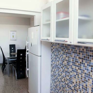 RENTA de apartamento moderno con vista al mar en Vedado - Img 121551722