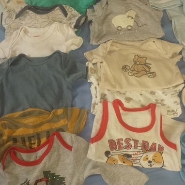 Ropa de bebé por montón - 2/8