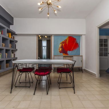 VENTA APARTAMENTO EN EL VEDADO – 2 HABITACIONES / 2 BAÑOS - 4/10