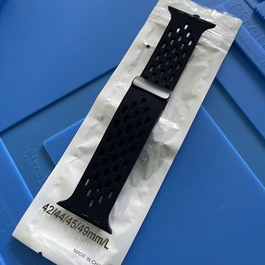 Manilla Magnética Transpirable para Apple Watch 42/44/45/49mm (negra) - Img 86098116