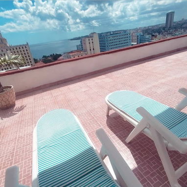 Lindo apartamento en el Vedado. - Img 113870090