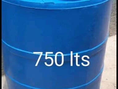 Recipiente plástico de 1200 ltrs y mas azules - Img 67293059