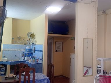 Venta de apartamento en la Habana vieja, a puerta de calle y amplio - Img 64791554