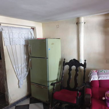 CASA DE 2 NIVELES EN VENTA – SANTO SUÁREZ** ✨🏡 - 10/10