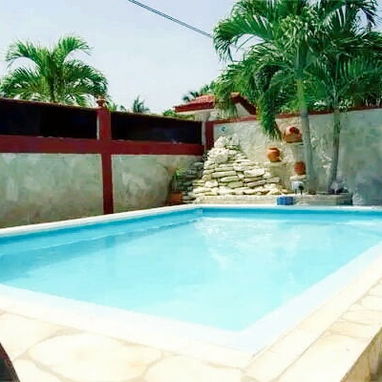 🏖️ Casa de Renta En La Playa De Guanabo. Ubicada a 3 cuadras de la playa. 4 habitaciones y billar disponible - Img 117248200