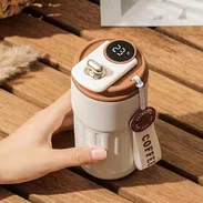 Botella de agua con aislamiento al vacío y pantalla inteligente de temperatura, personalizada con nombre - Img 55991060