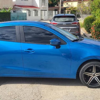 Vendo o negocioToyota Yaris, 2018 automático - Img 111695061