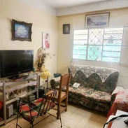 Vendo Apt en bajo en  Vedado precio 20 mil negociable - Img 57564255