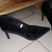 Zapatos para mujer de vestir nuevos num 43 - Img 55848220