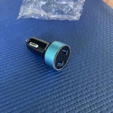 Cargador de coche y lector de voltaje (ambas cosas en 1) tiene dos puertos usb, uno de ellos es 3.0 va al encendedor!! - 5/10