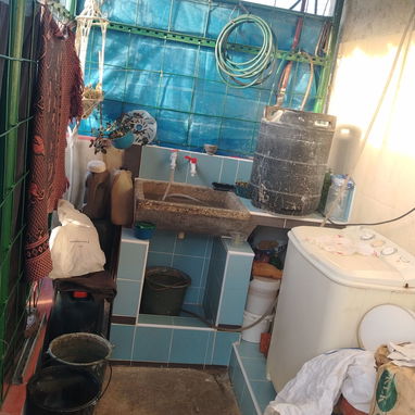 Vendo apaurtamento biplanta en 10000 USD, con $ en mano me ajusto, en 10 de octubre, de 2 cuartos. Baño y cocina, acabad - 10/10