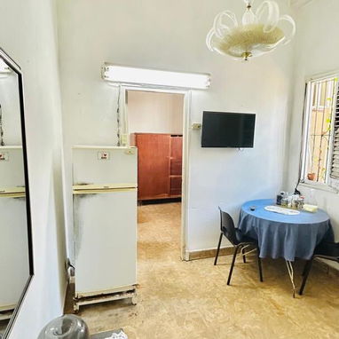 ！！Se Vende  ! ! 7500 USD ! ! Apartamento ubicado en Centro Habana, calle Neptuno a tres cuadras del Hospital Ameijeiras. - 3/10
